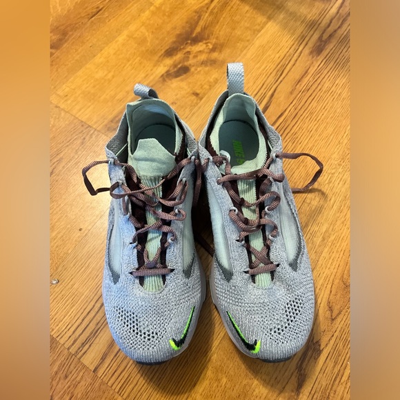 Nike spark burgundy crush - Picture 2 of 6